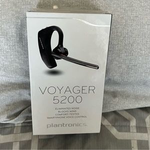 NIB Plantronics Voyager 5200